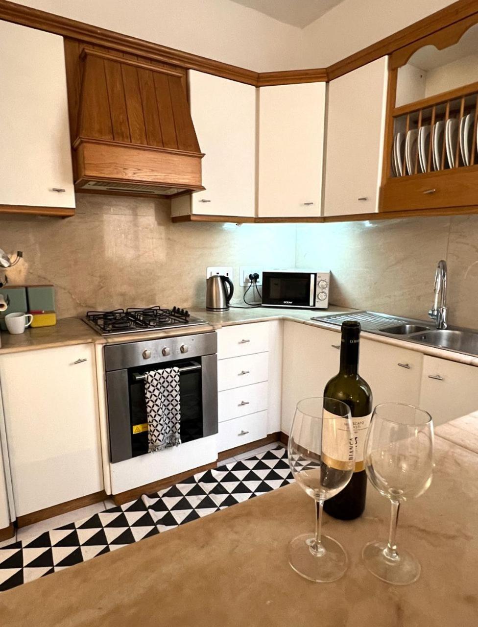 Top Location Sliema Stylish Rooms Kültér fotó